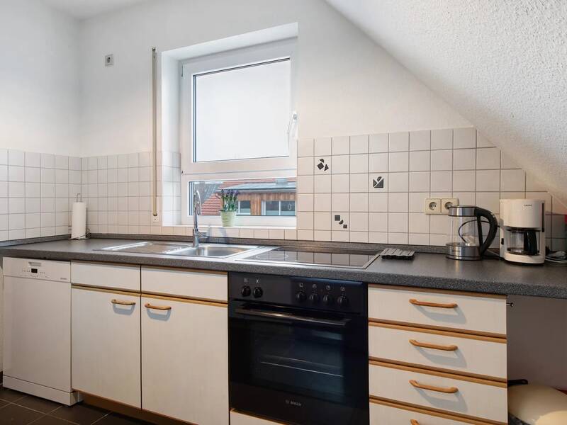 Gut ausgestattete Küche in der Ferienwohnung Mühlerain.