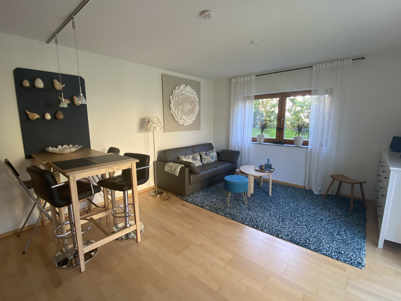 Wohn- und Esszimmer in der Ferienwohnung Rudloff.
