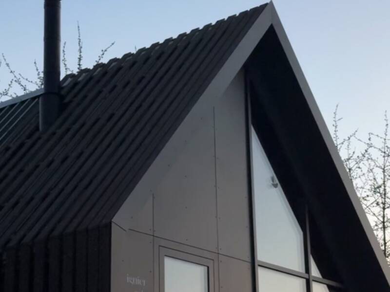 Die Vinea Lodges sind auch von außen modern und stilvoll.