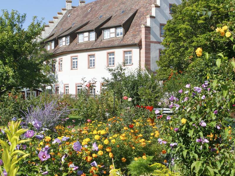 Der Schlossgarten hinter dem Malteserschloss.