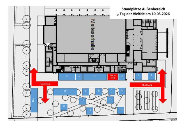 Der Lageplan zeigt Standplätze im Außenbereich der Malteserhalle mit farblich markierten Fluchtwegen, die als rote Pfeile gekennzeichnet sind, für die Veranstaltung "Tag der Vielfalt" am 10.05.2026.